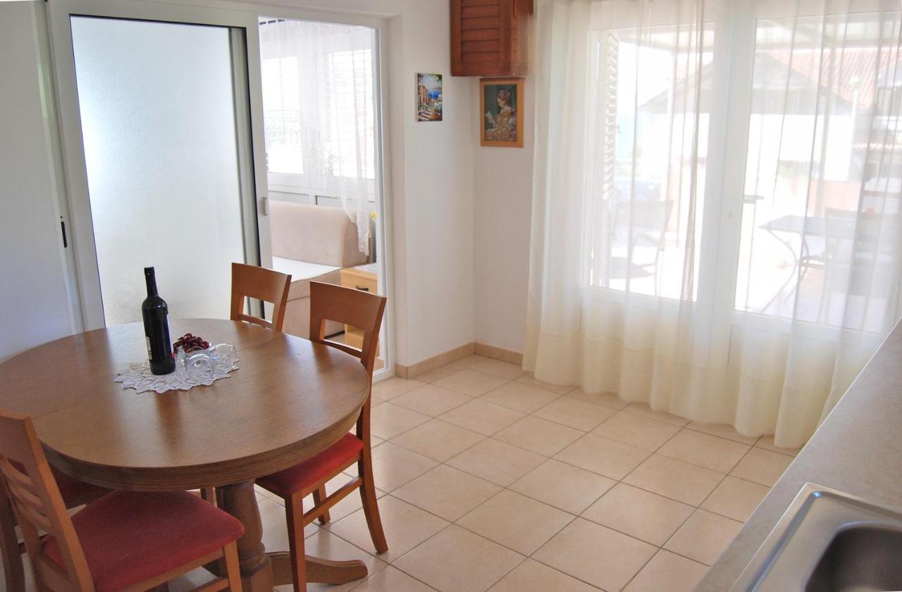 Apartment Lili Splitska Exterior foto